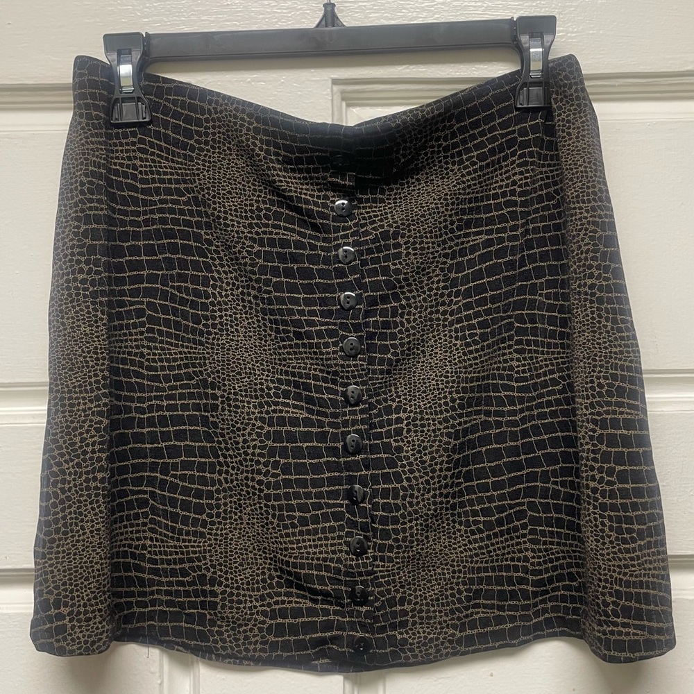 Stylish Black and Brown Button-Up Mini Skirt